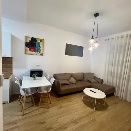 Apartment Urban Oasis *
