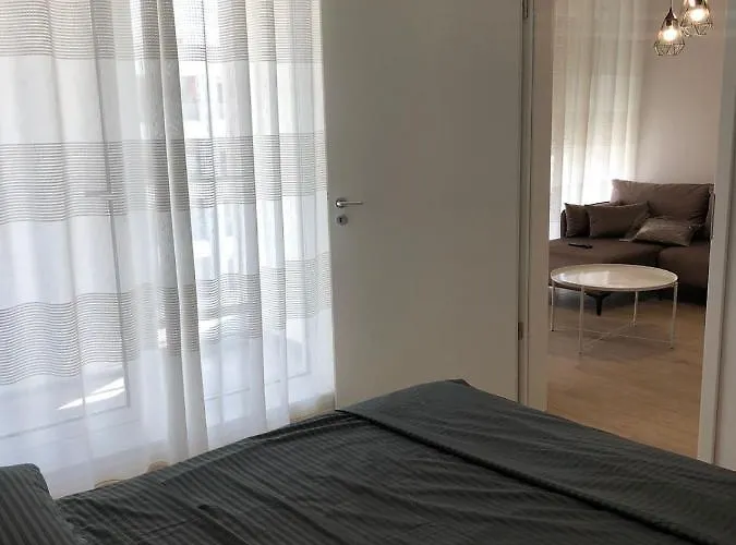 Urban Oasis Free Private Parking Daire